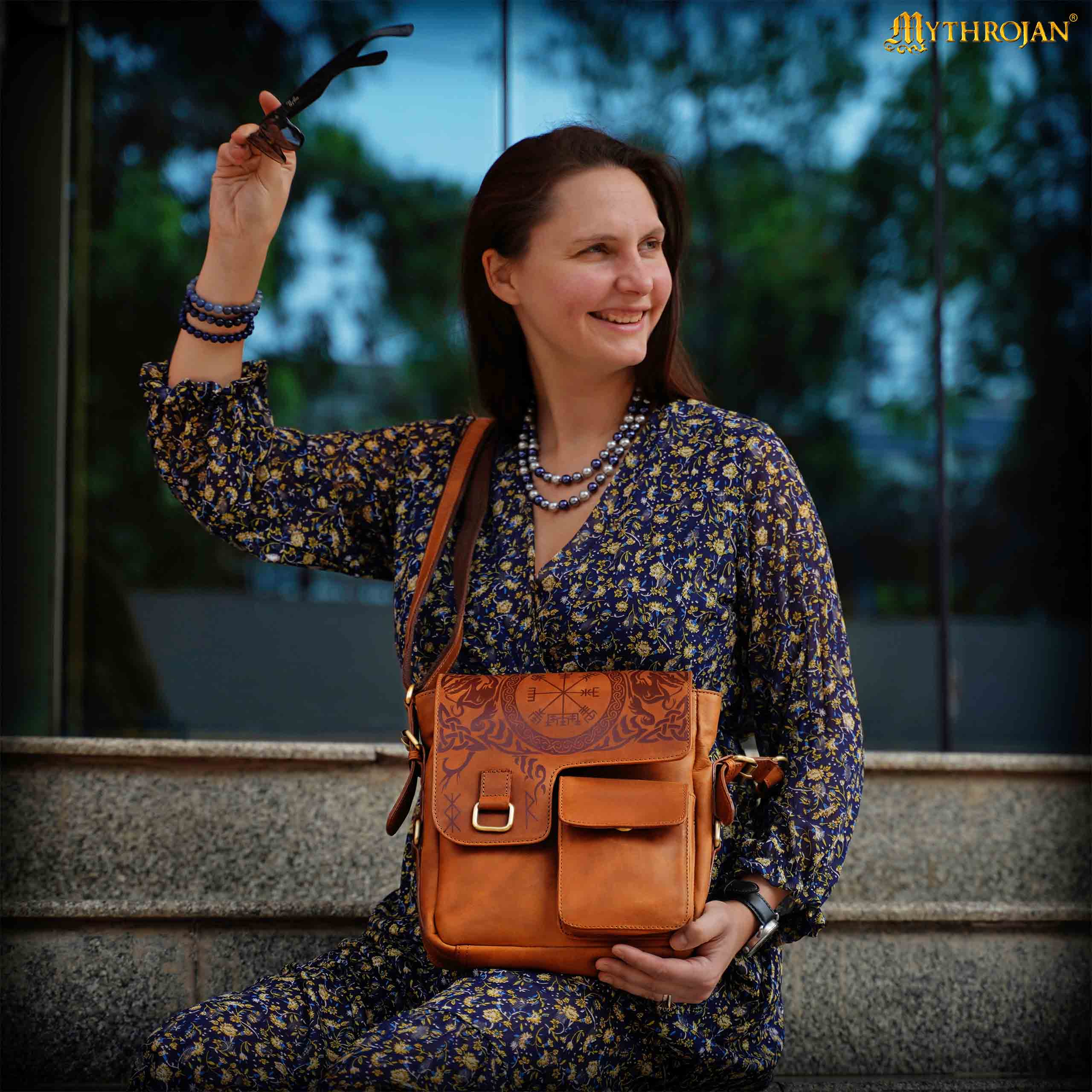 Bolso Mensajero Runa Nórdica - Cuero Auténtico - Image 11