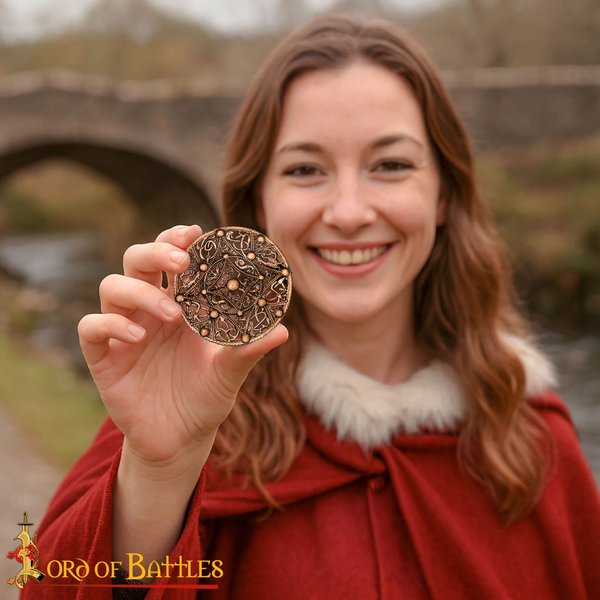 Broche de Disco Redondo de Bronce Vikingo - Patrón de Filigrana Estilo Nórdico del Siglo X - Image 5