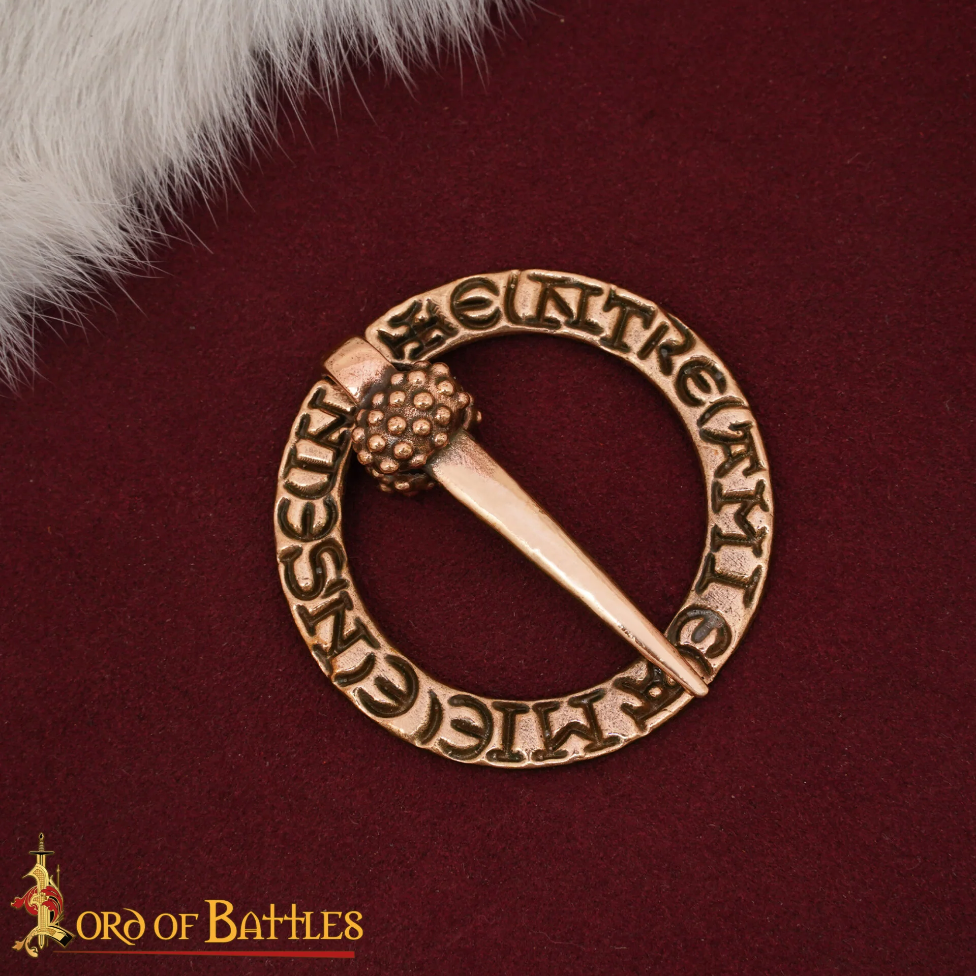 Broche Medieval de Bronce con Anillo Fundido a la Cera Perdida Diseño Inscrito