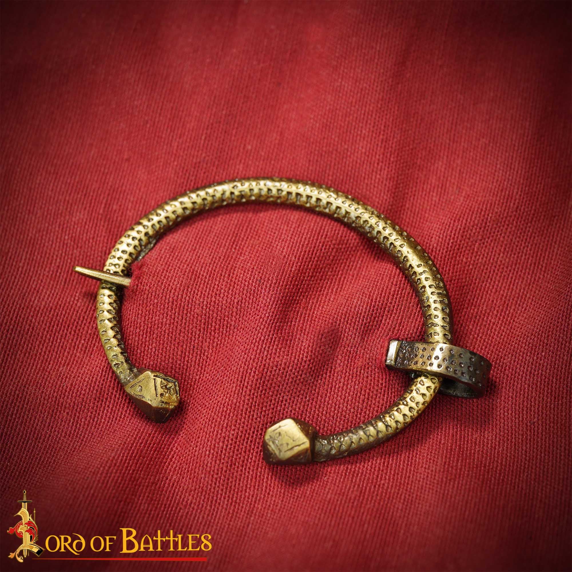 Broche Penannular de Latón Antiguo - Capa Vikinga - Image 14