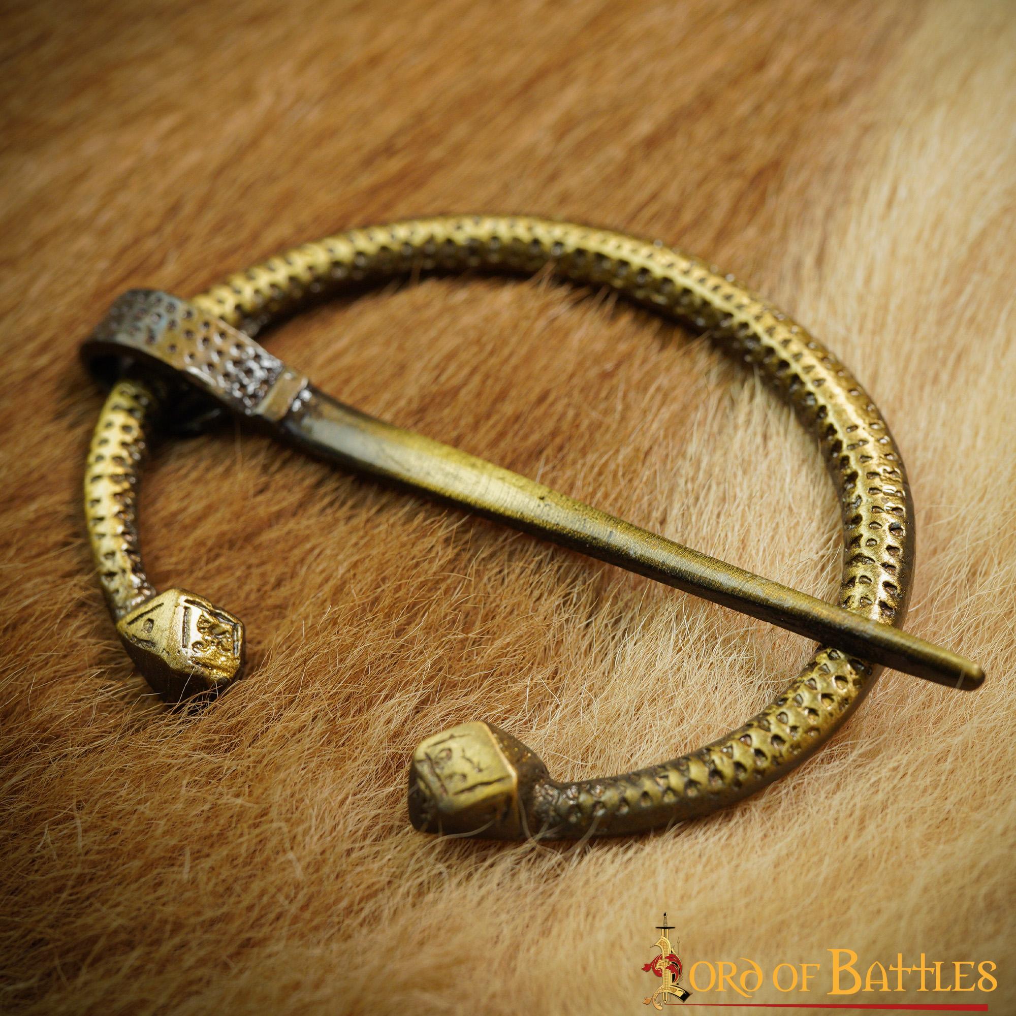 Broche Penannular de Latón Antiguo - Capa Vikinga - Image 6