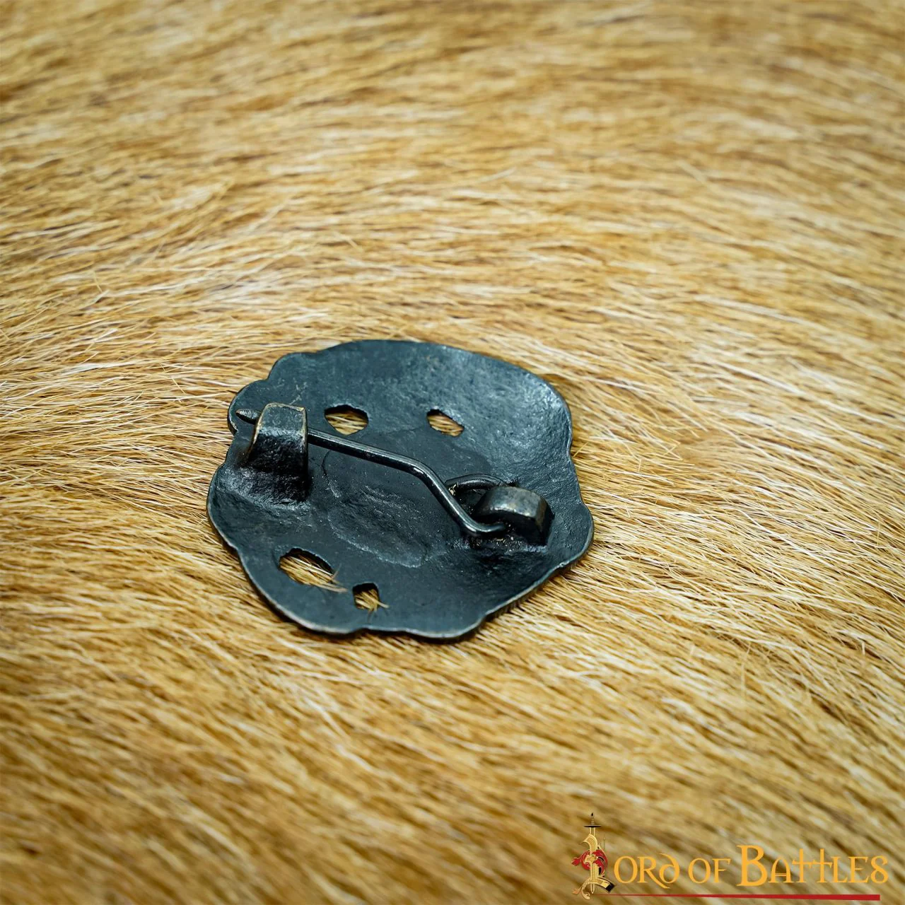 Broche Vikingo de Animal Agarrado - Latón Antiguo - Image 4