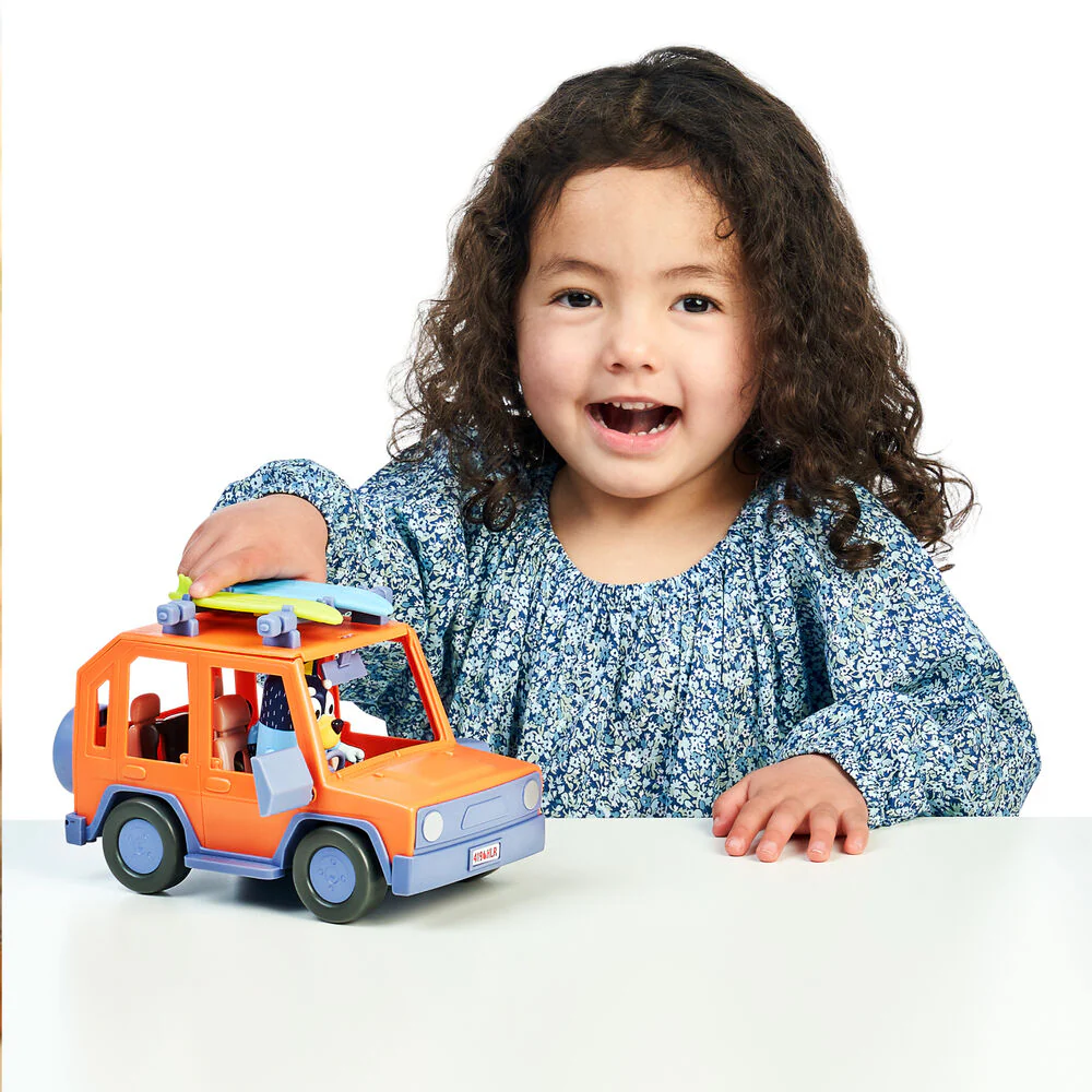 Coche Familiar + Figura Bandit Bluey - Image 5