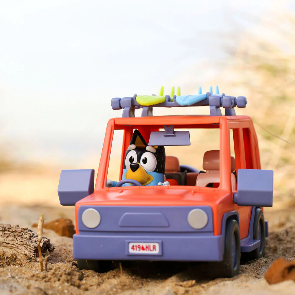 Coche Familiar + Figura Bandit Bluey - Image 9