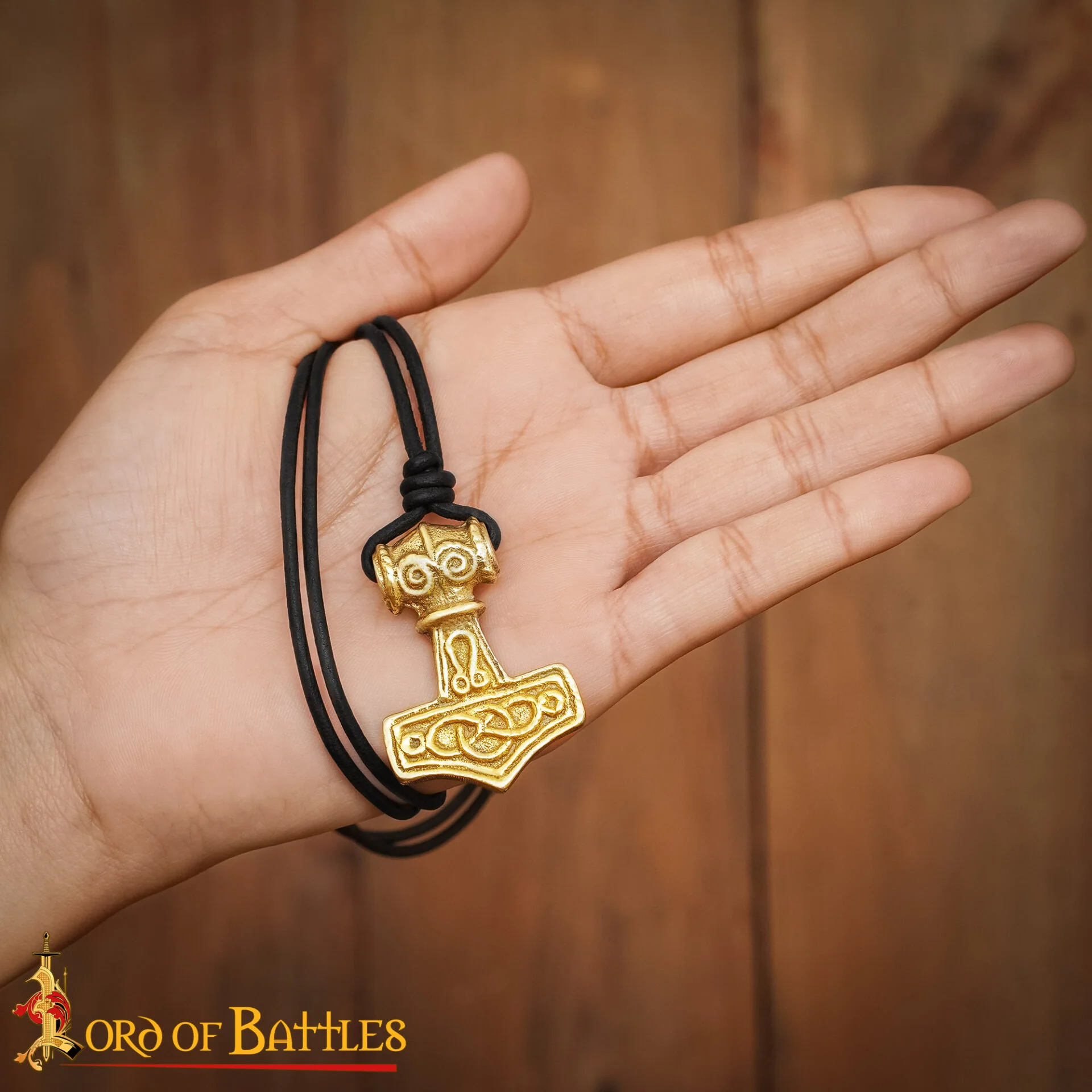 Colgante Mjolnir con Cordón de Cuero - Latón, Martillo de Thor - Image 10