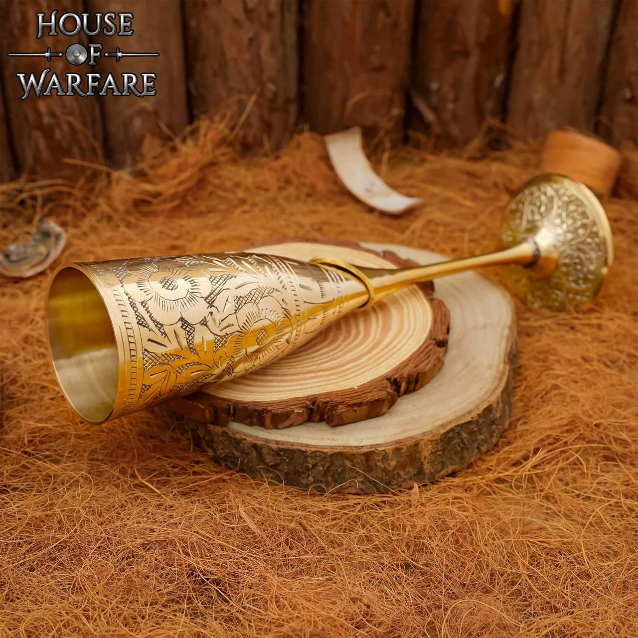 Copa Medieval de Latón Artesanal - Grabado Decorativo - Image 7