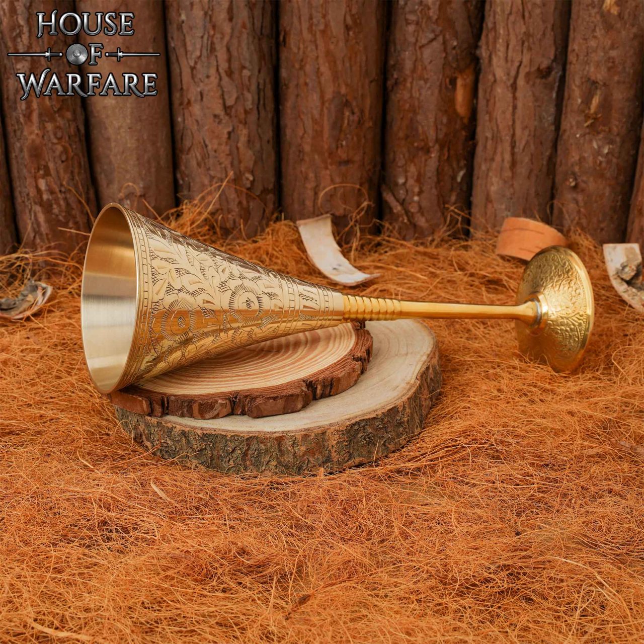 Copa Medieval de Latón Artesanal - Grabado Decorativo - Image 8
