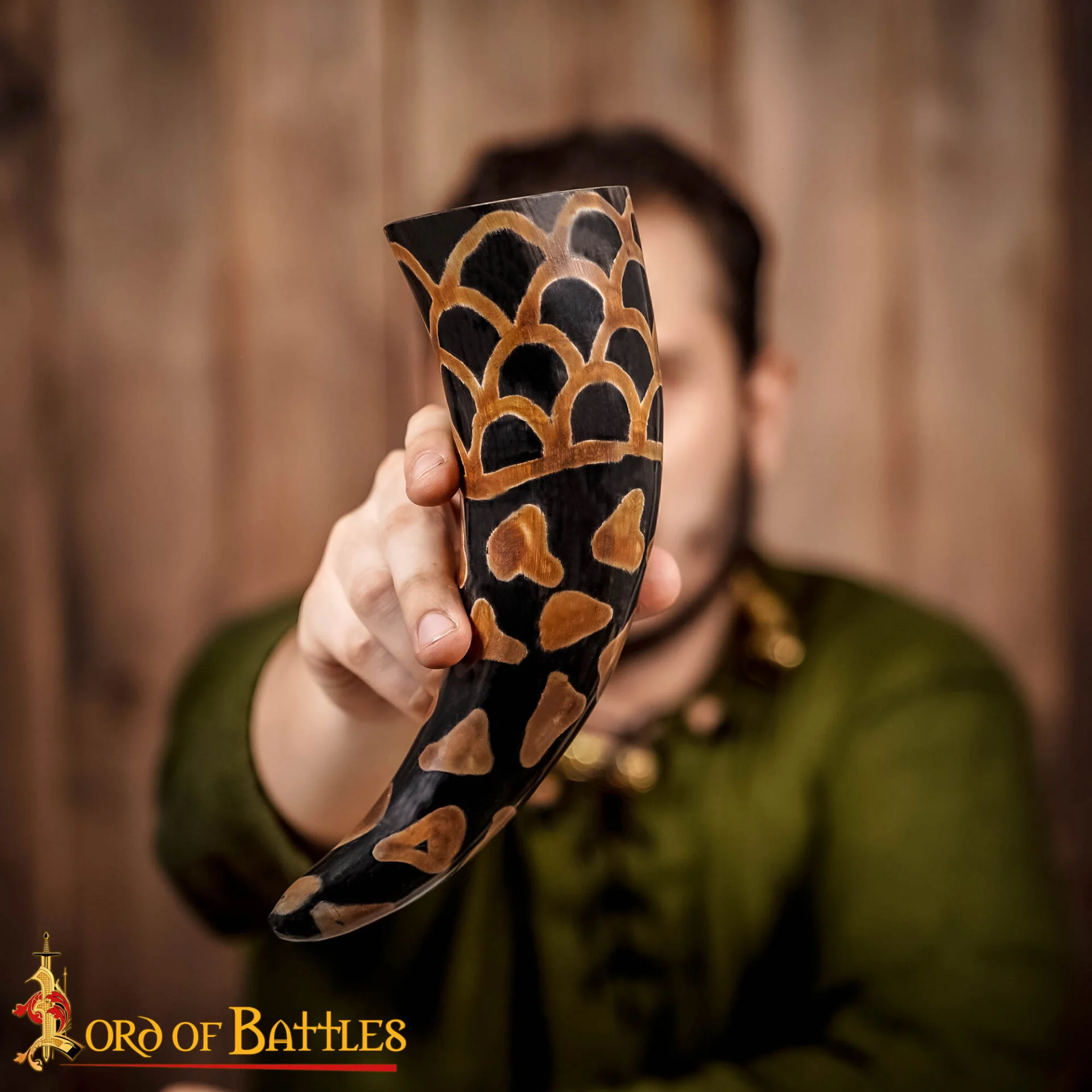Cuerno Medieval Vikingo para Beber 400-500 Ml con Diseño Quemado Hecho a Mano Auténtico Cuerno de Buey - Image 6