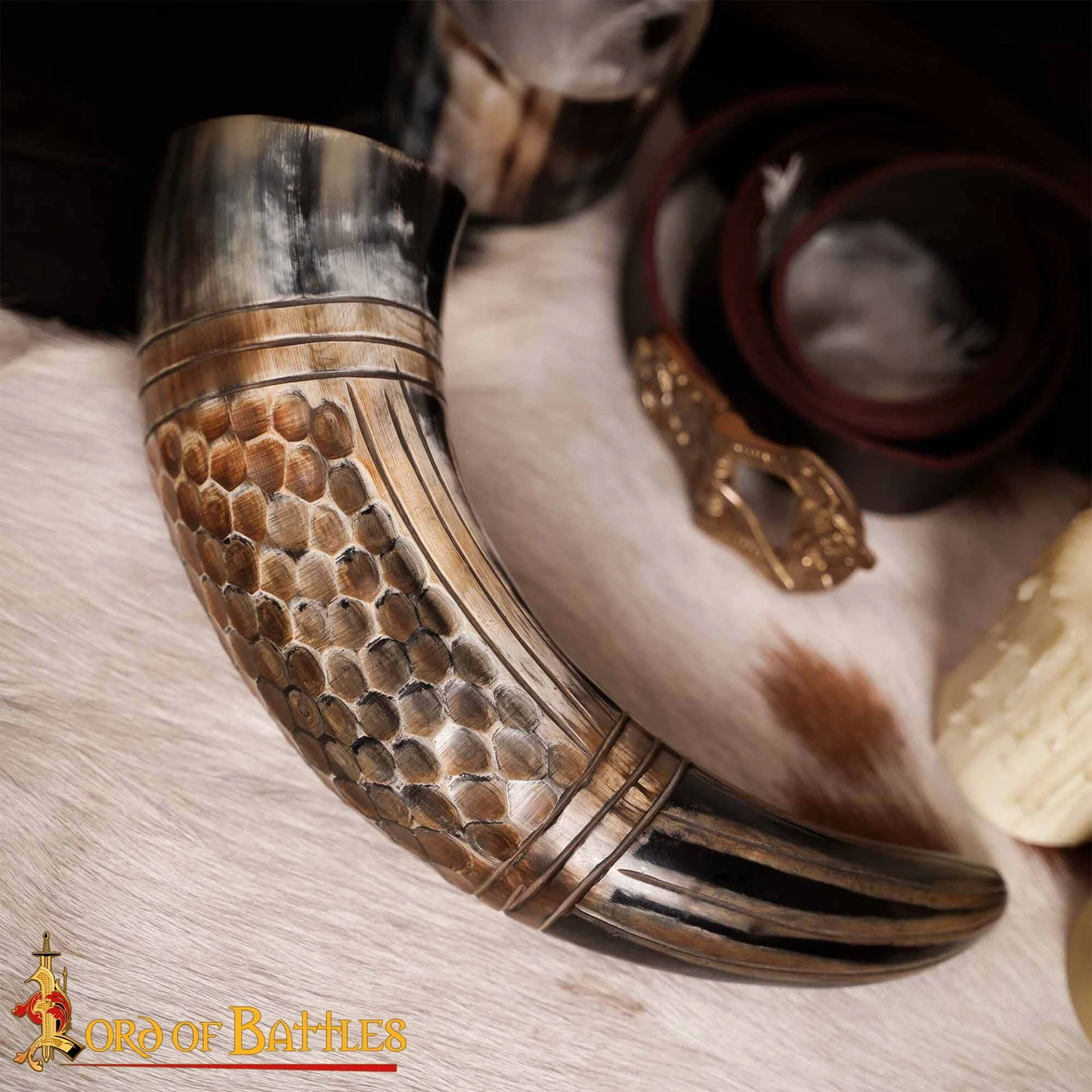 Cuerno Vikingo Artesanal - Grabado Panal, 500-600 Ml