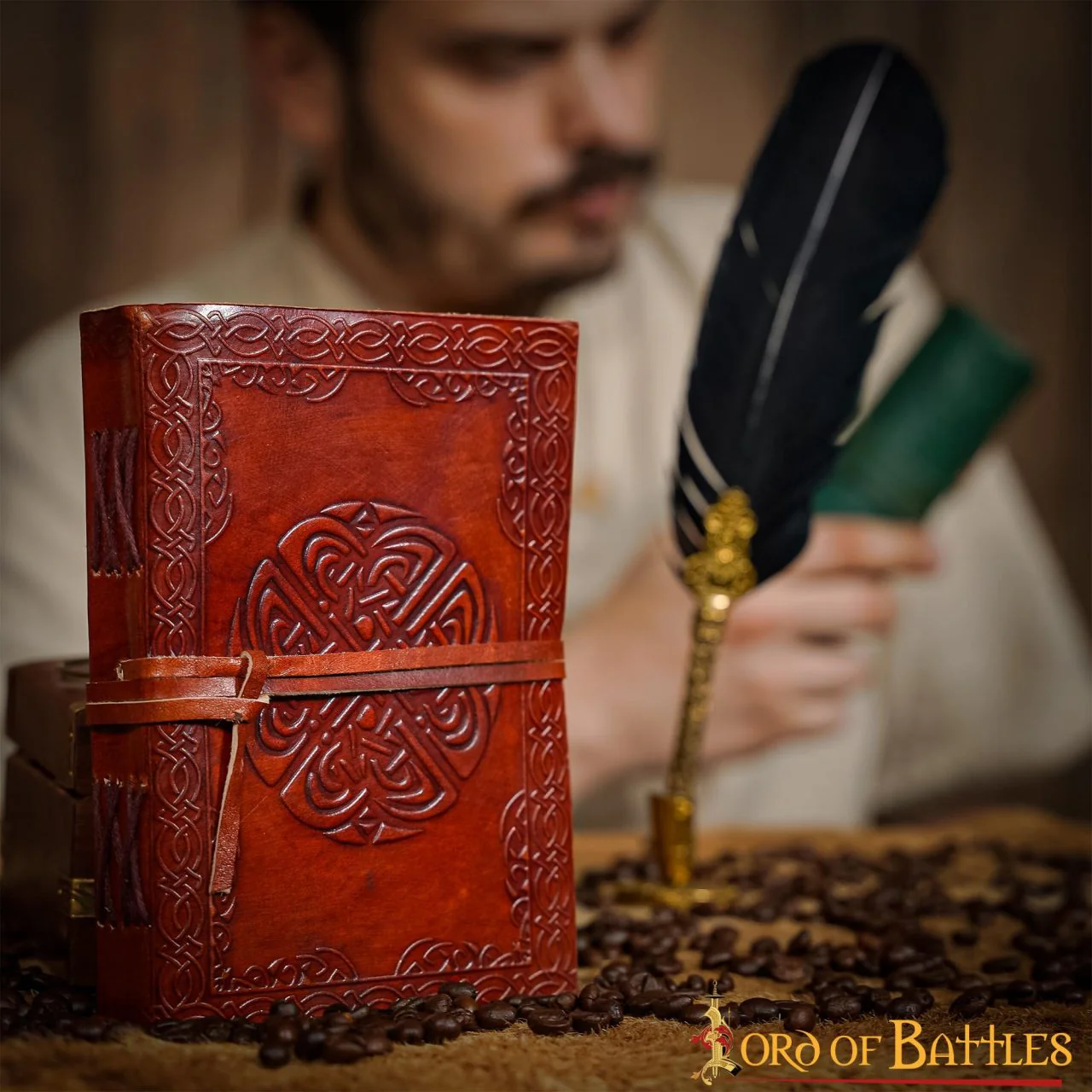 Diario Medieval Repujado Diario de Piel Auténtica Hecho a Mano - Image 2