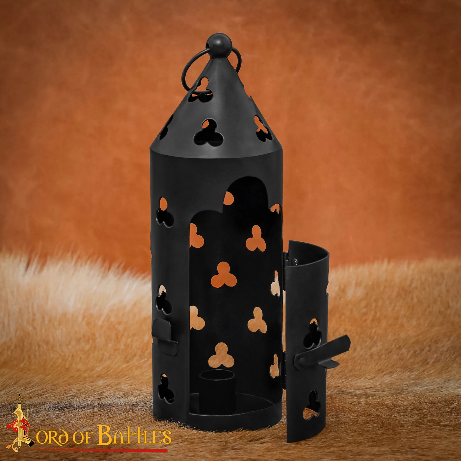 Farol Medieval de Hierro para Velas con Recortes de Trébol y Asa Anular