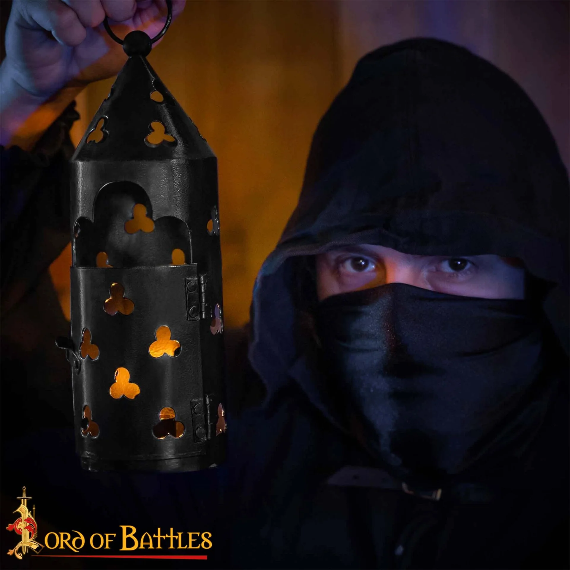 Farol Medieval de Hierro para Velas con Recortes de Trébol y Asa Anular - Image 19