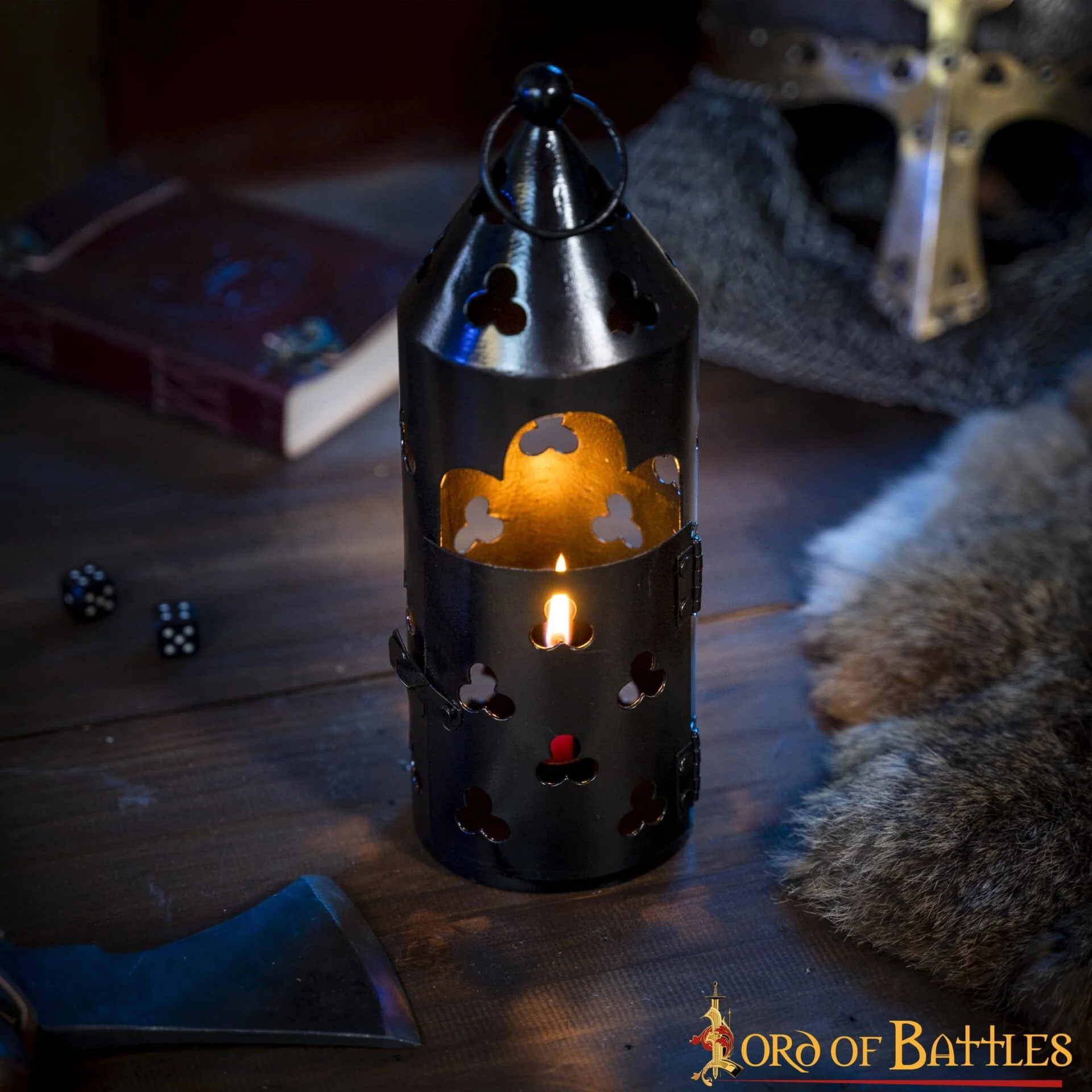 Farol Medieval de Hierro para Velas con Recortes de Trébol y Asa Anular - Image 7