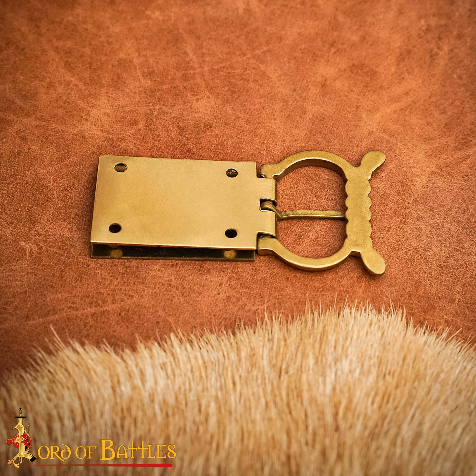 Hebilla de Cinturón de Latón Medieval - Motivo Trébol para Larp y Disfraces Históricos - Image 2