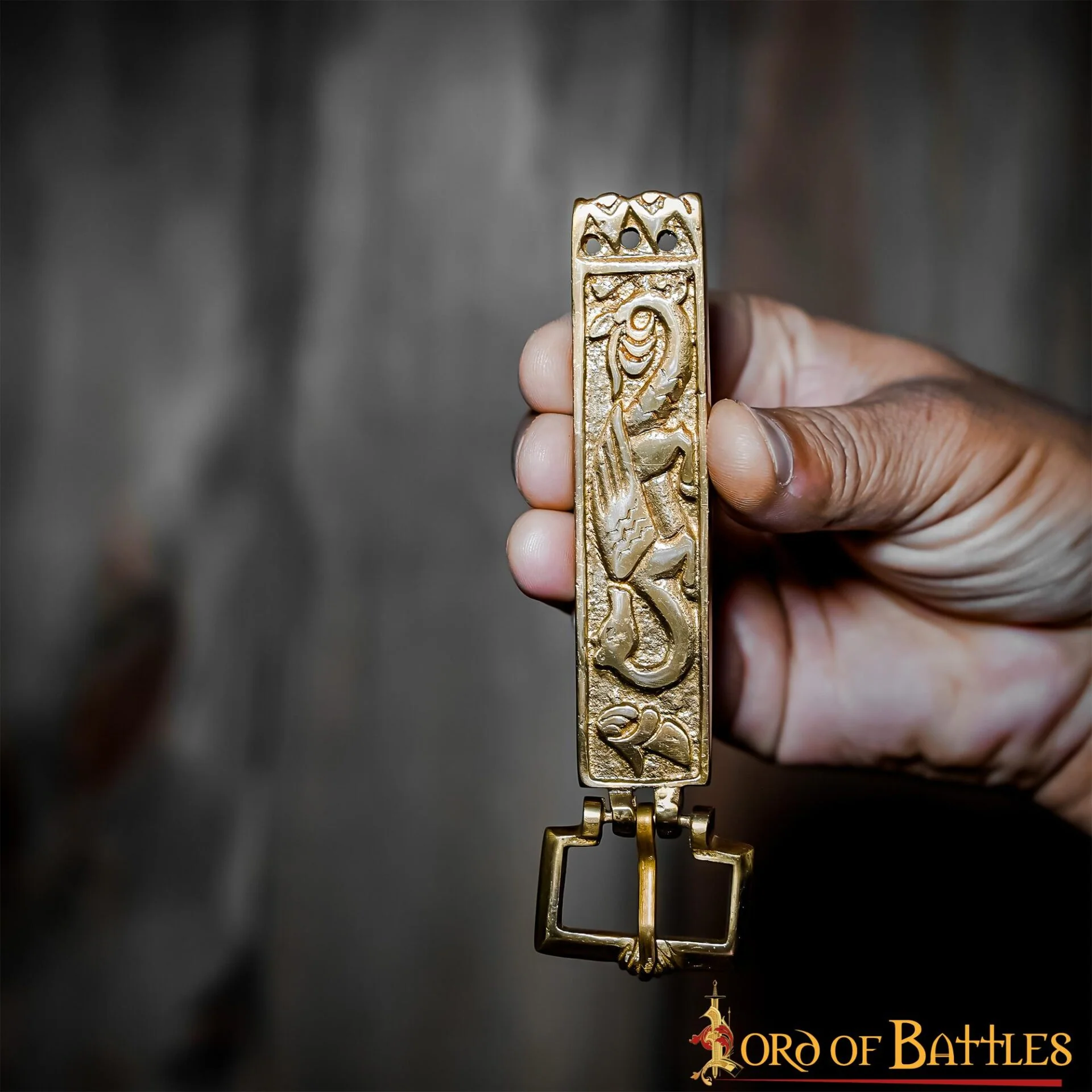 Hebilla de Cinturón Vikinga de Latón Macizo con Forma de Dragón - Diseño Nórdico Grabado - Image 7