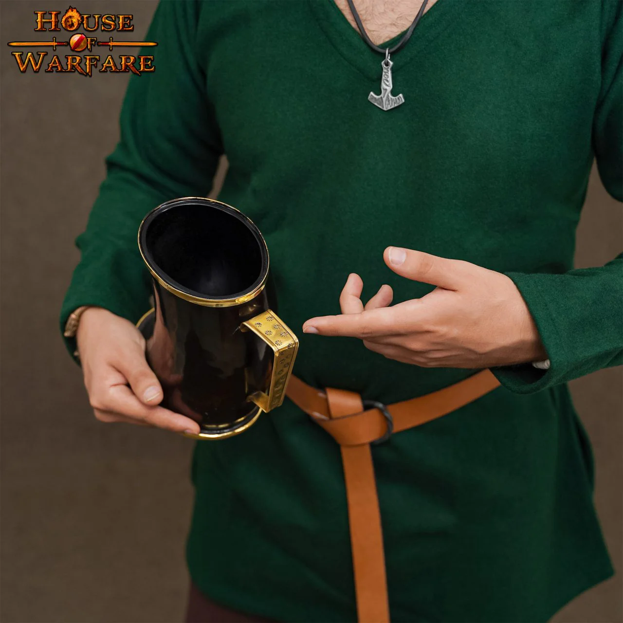 Jarra de Cuerno de Buey Estilo Vikingo con Borde de Latón Hecha a Mano - Image 4