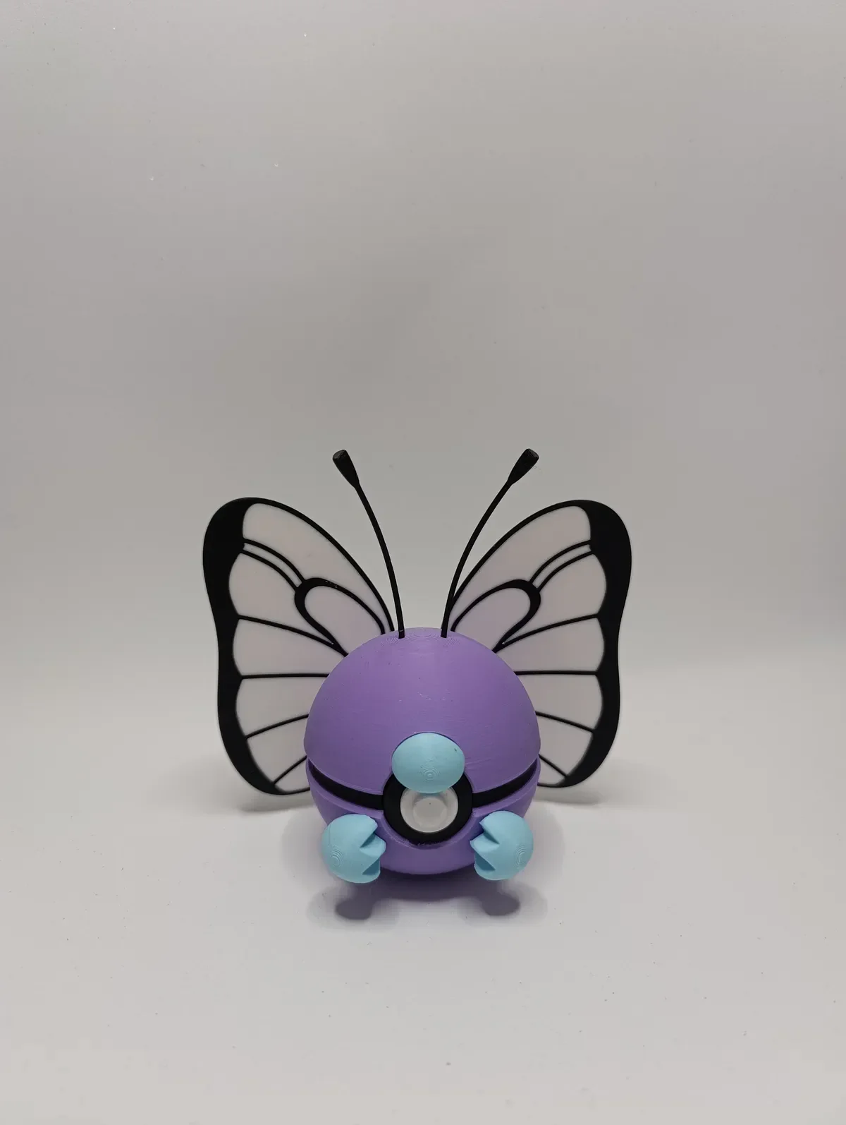Poké Ball Butterfree Réplica Coleccionable