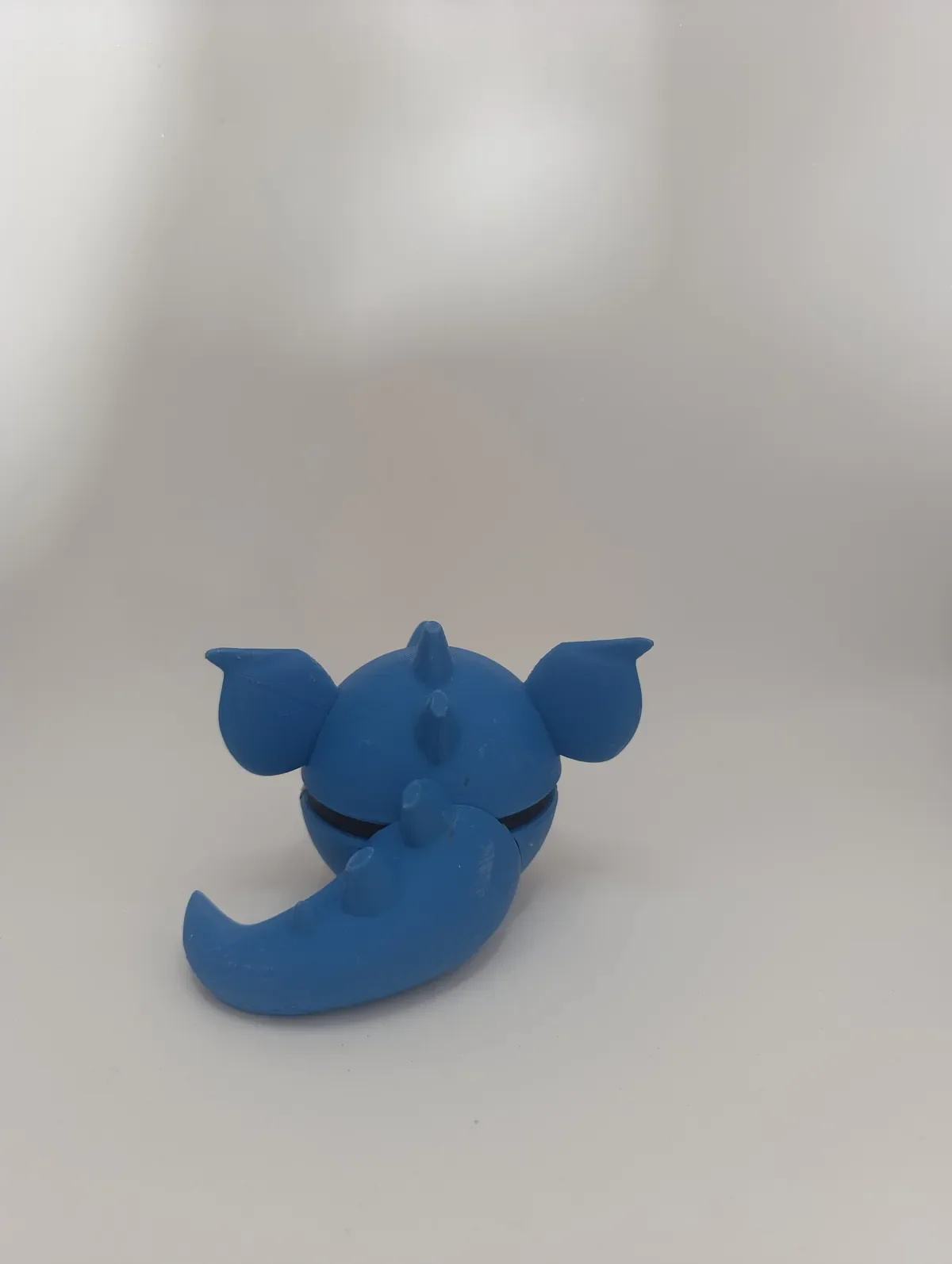 Poké Ball Nidoqueen Réplica Coleccionable - Image 3
