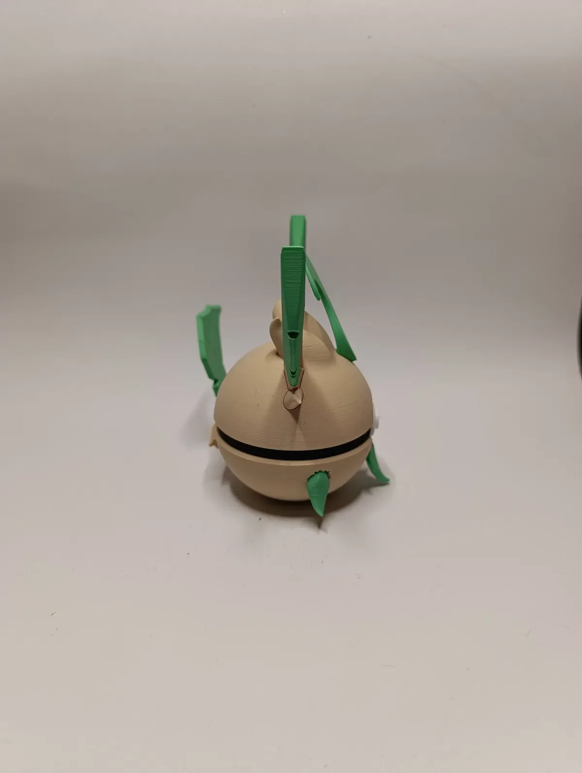 Poké Ball Leafeon Réplica Coleccionable - Image 2