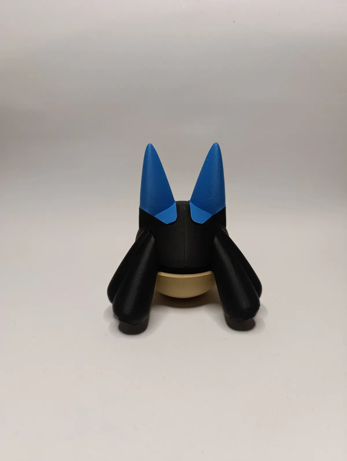 Poké Ball Lucario Réplica Coleccionable - Image 3