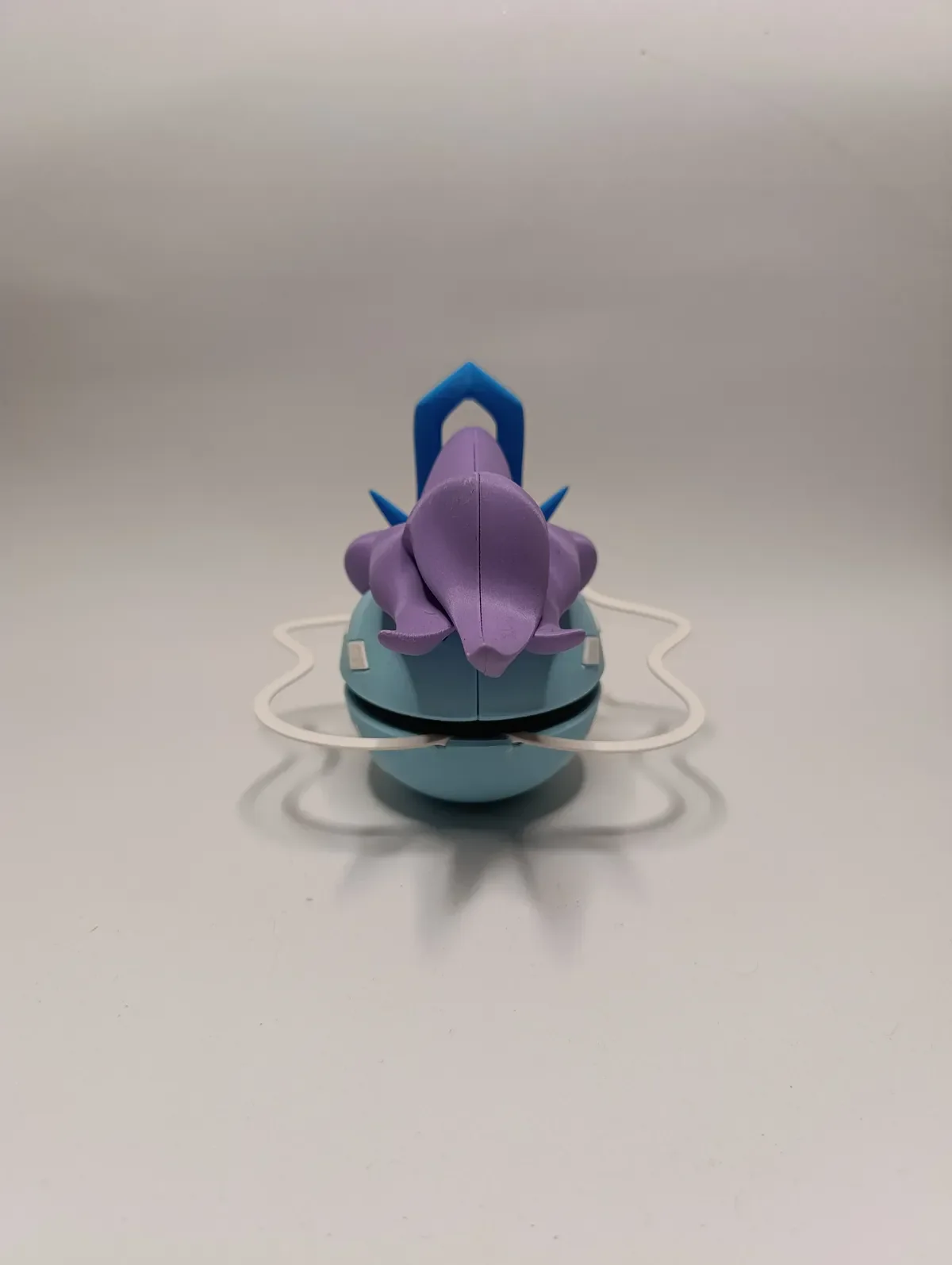 Poké Ball Suicune Coleccionable de Alta Calidad - Image 3