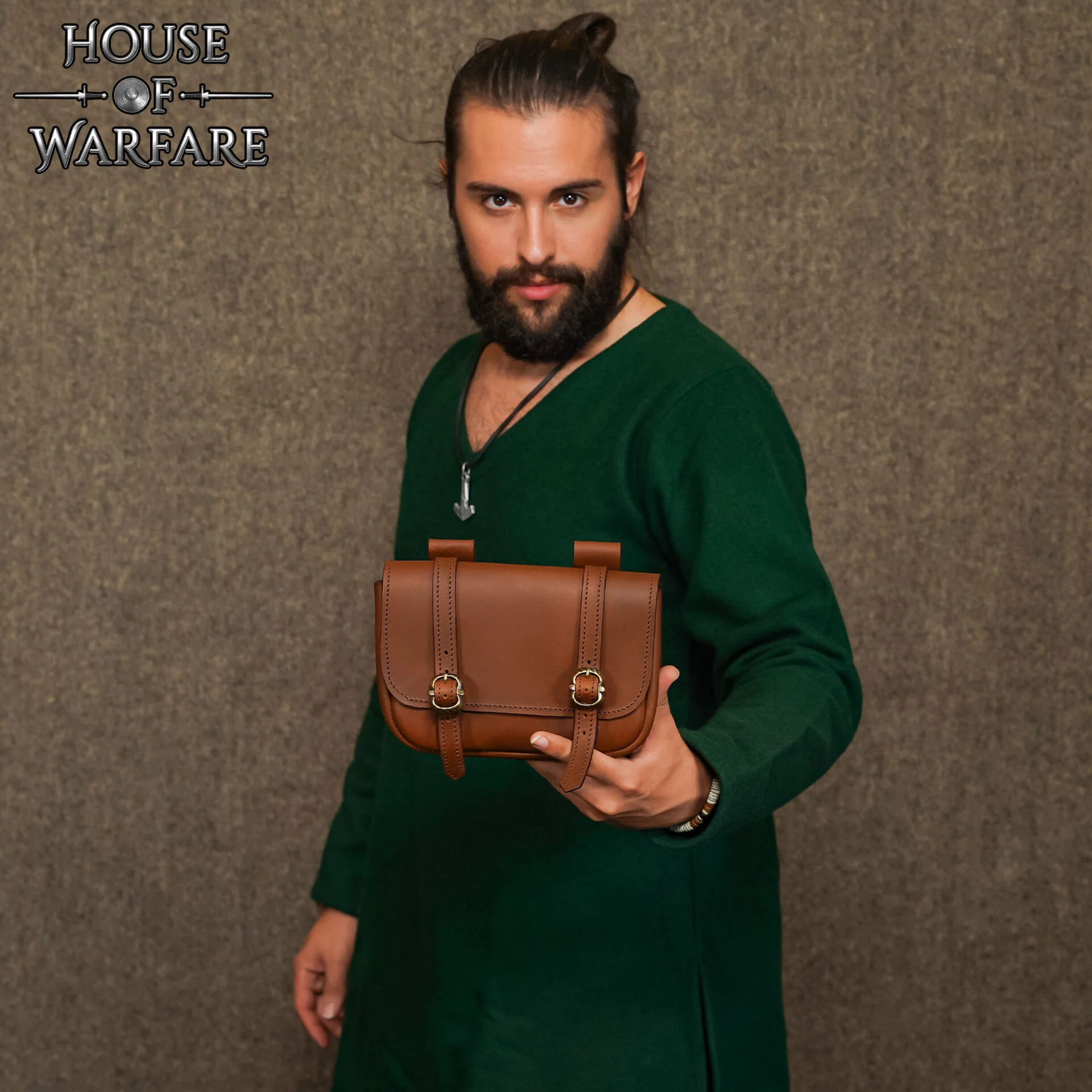 Riñonera Grande de Cuero Marrón Mercante - Bolsa Medieval con Hebillas Dobles de Latón - Image 11