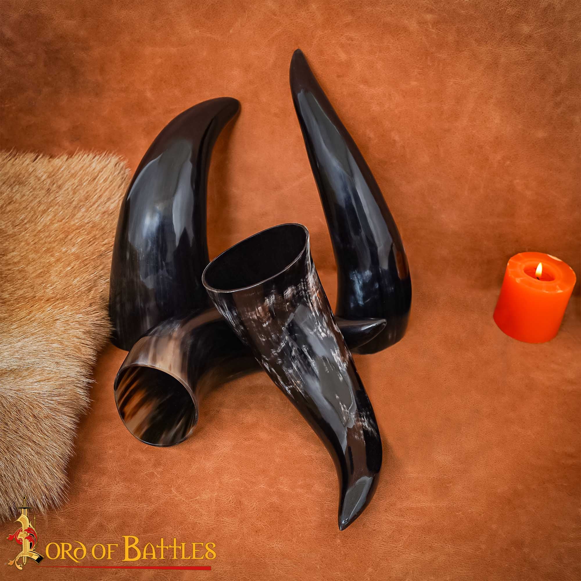 Viking Drinking Ox Horn Juego de 4 - Jarras de Cuerno Pulido de 400 Ml con Bolsa de Almacenamiento de Lona