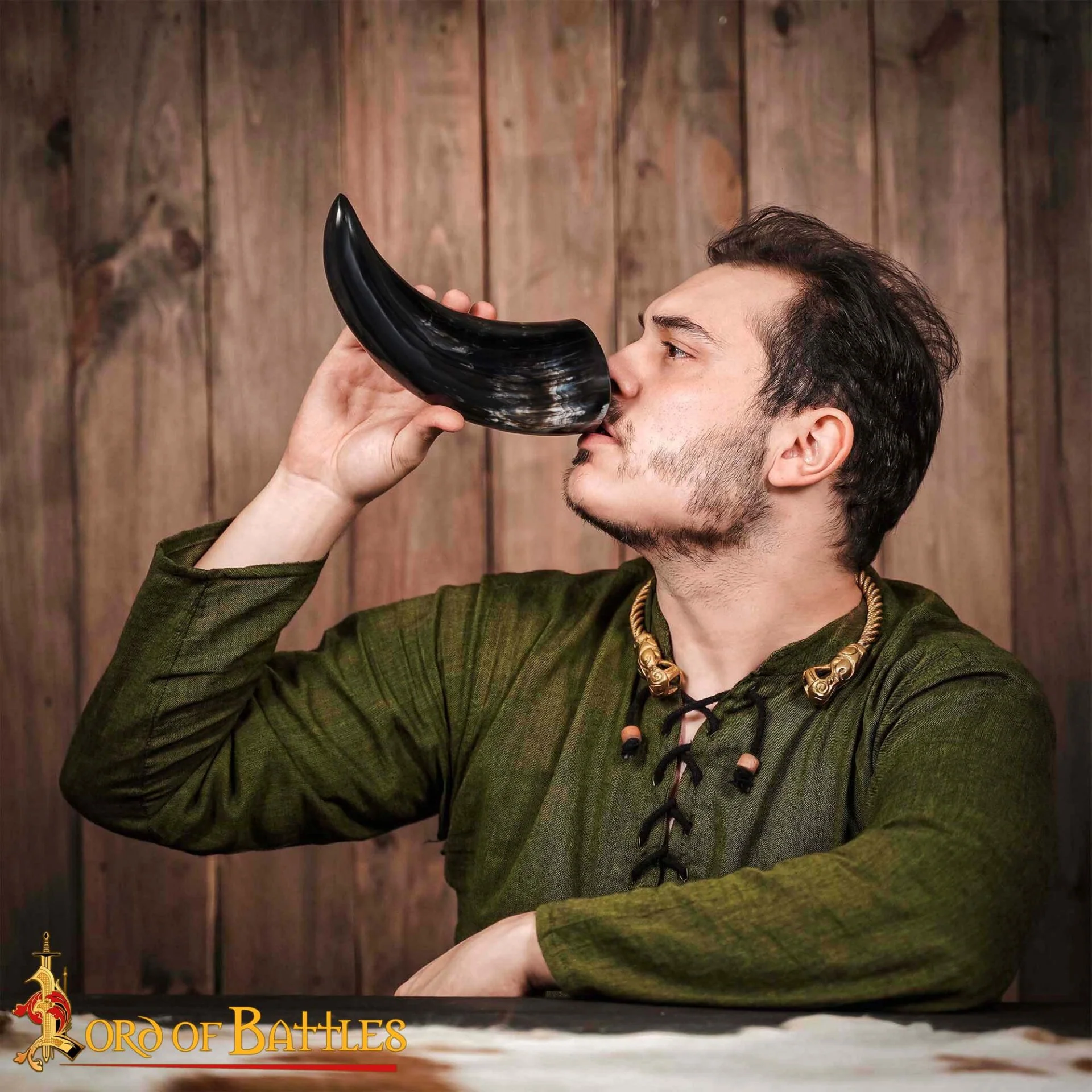 Viking Drinking Ox Horn Juego de 4 - Jarras de Cuerno Pulido de 400 Ml con Bolsa de Almacenamiento de Lona - Image 5
